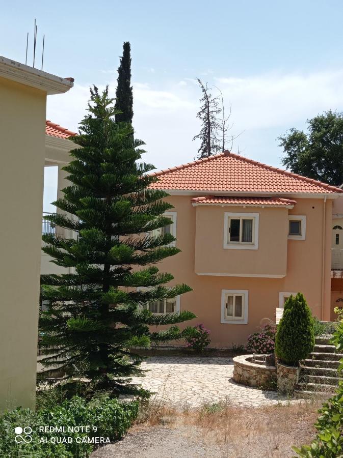 Hotel Theasis Paralia Sergoulas Екстериор снимка